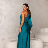 Luana – Rochie din satin cu design asimetric și fantă