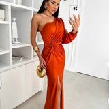 Luana – Rochie din satin cu design asimetric și fantă