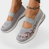 Pantofi ortopedici cu flori brodate