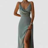 Sefora – Rochie maxi din satin drapată cu eleganță