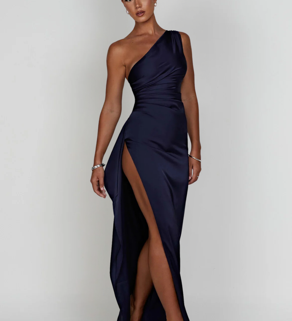Teodora – Rochie maxi cu prezență clasică și elegantă