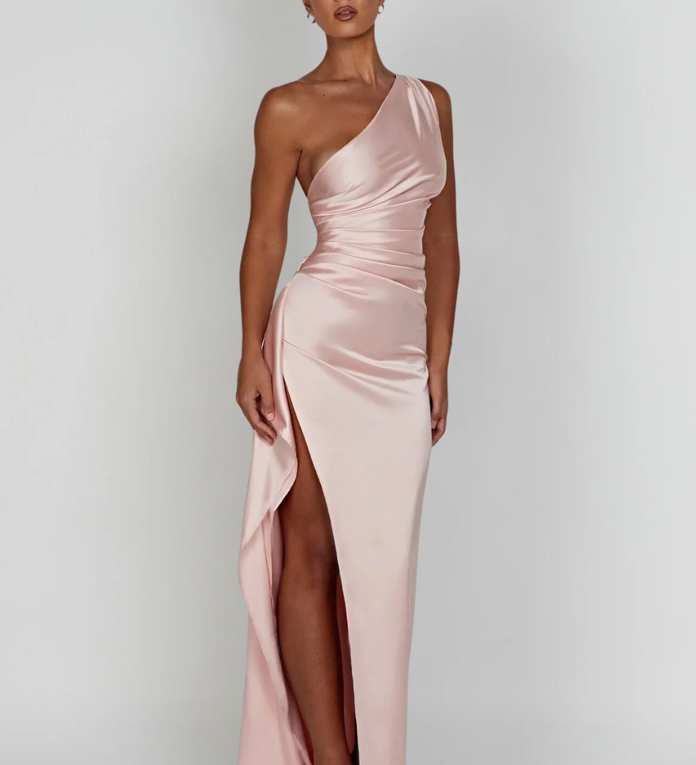 Teodora – Rochie maxi cu prezență clasică și elegantă